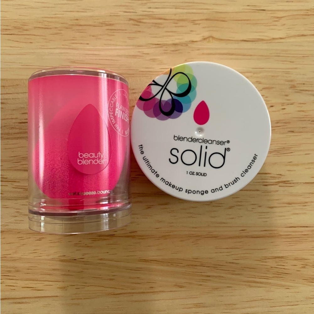 Beautyblender Hot Pink Sponge with Solid Cleanser